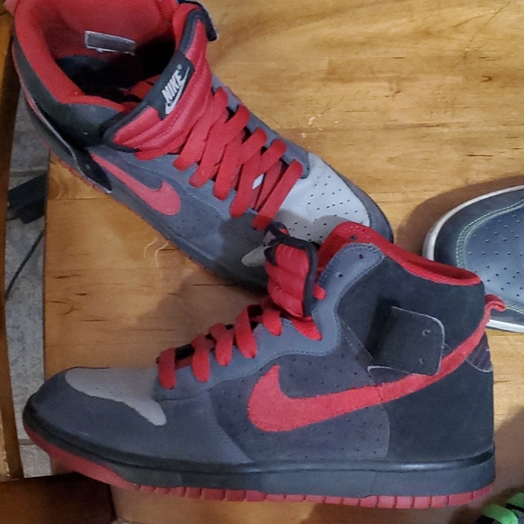 Sneakers - Picture 3 of 3